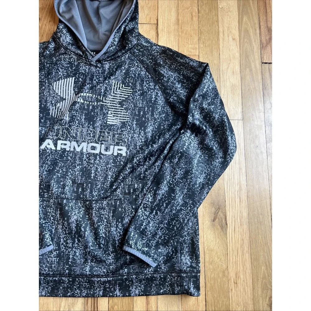 Under Armour Youth Size XL Hooded Sweatshirt Gray And Black‎ Digital Camo